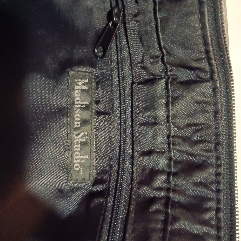 Madison Studio Crossbody - Picture 5 of 5
